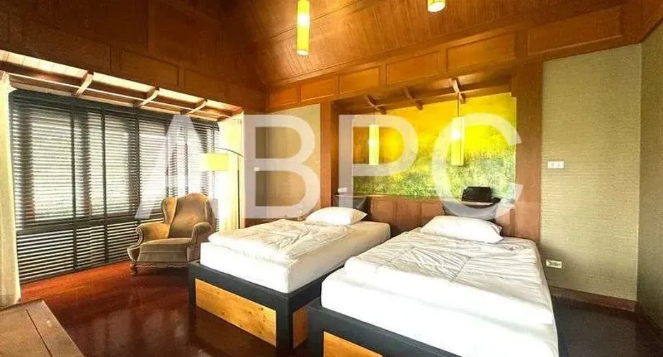 For rent and for sale 4 bedrooms house in Jomtien, Pattaya