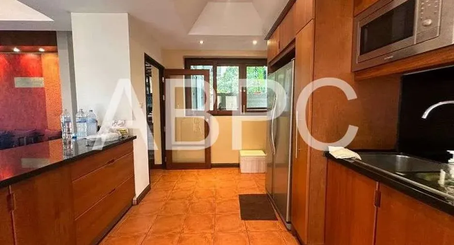 For rent and for sale 4 bedrooms house in Jomtien, Pattaya