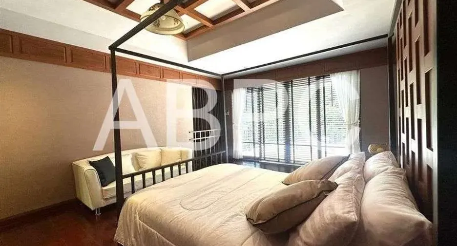 For rent and for sale 4 bedrooms house in Jomtien, Pattaya