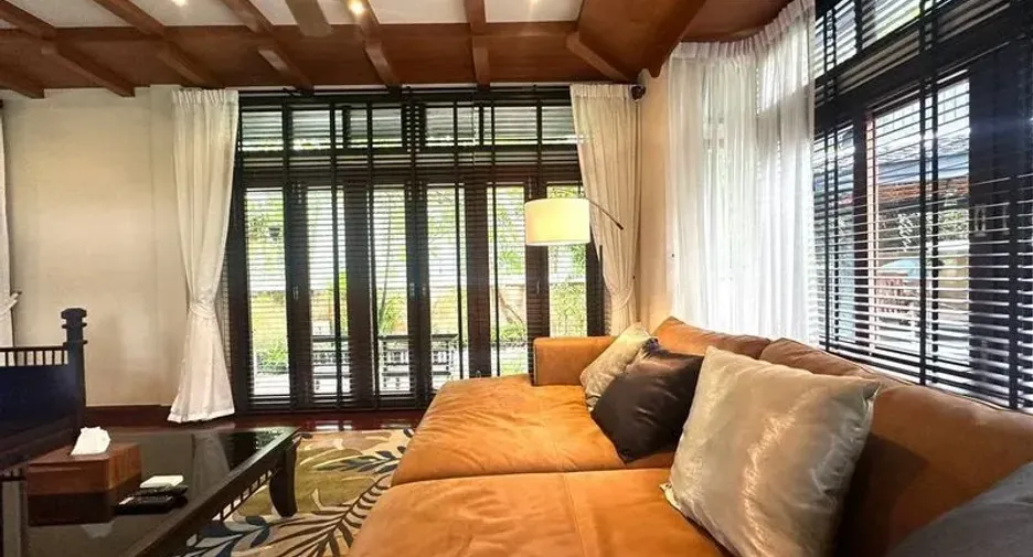 For rent and for sale 4 bedrooms house in Jomtien, Pattaya