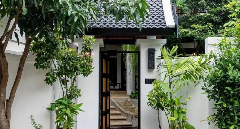 For rent and for sale 4 bedrooms house in Jomtien, Pattaya