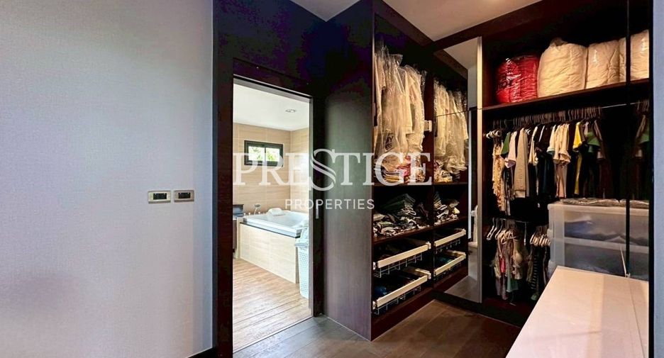For rent 3 bedrooms house in Huay Yai, Pattaya