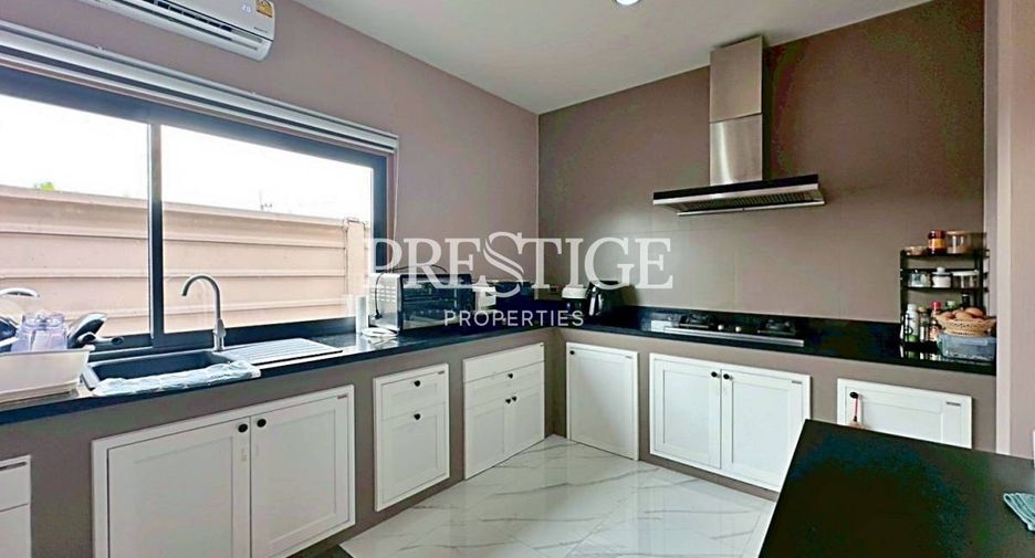 For rent 3 bedrooms house in Huay Yai, Pattaya