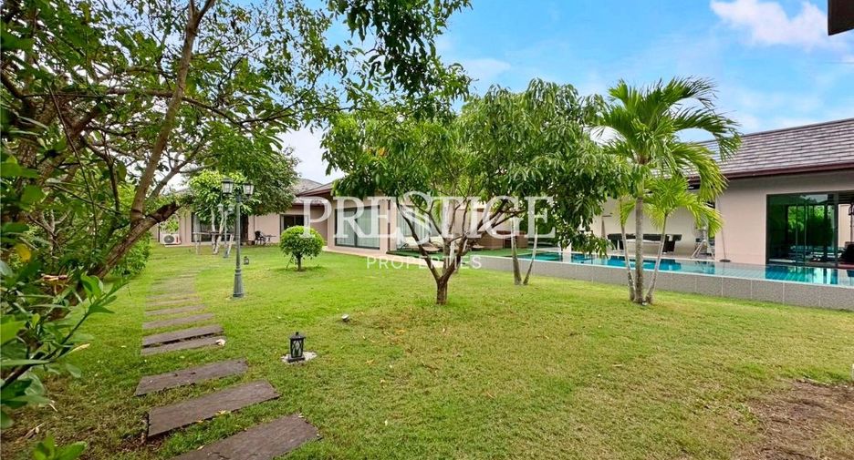 For rent 3 bedrooms house in Huay Yai, Pattaya