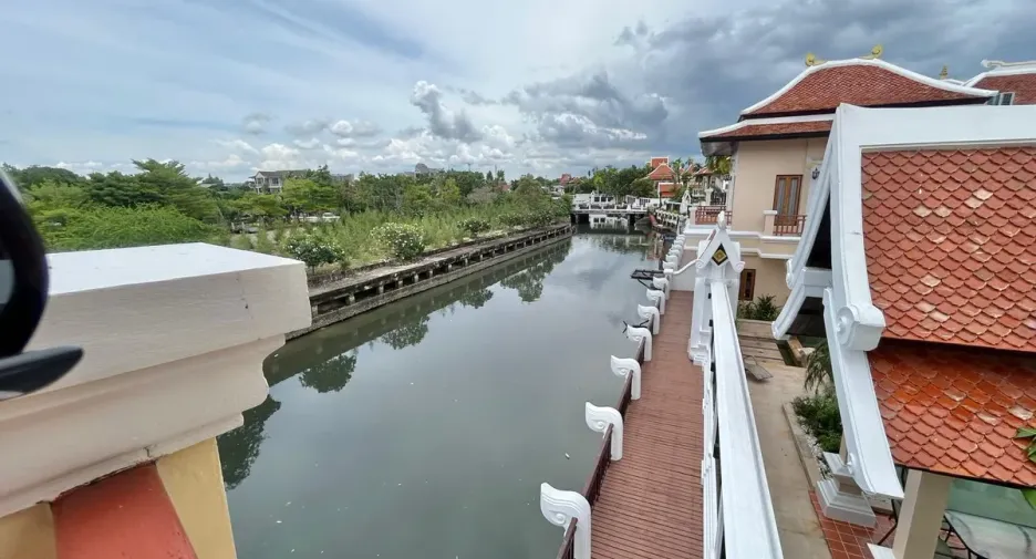 For sale 4 bedrooms house in Na Jomtien, Pattaya