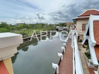 For sale 4 bedrooms house in Na Jomtien, Pattaya