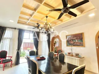 For sale 4 bedrooms house in Na Jomtien, Pattaya