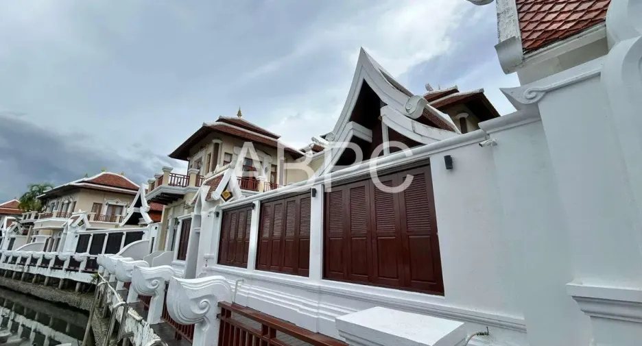 For sale 4 bedrooms house in Na Jomtien, Pattaya