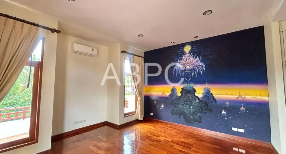 For sale 4 bedrooms house in Na Jomtien, Pattaya