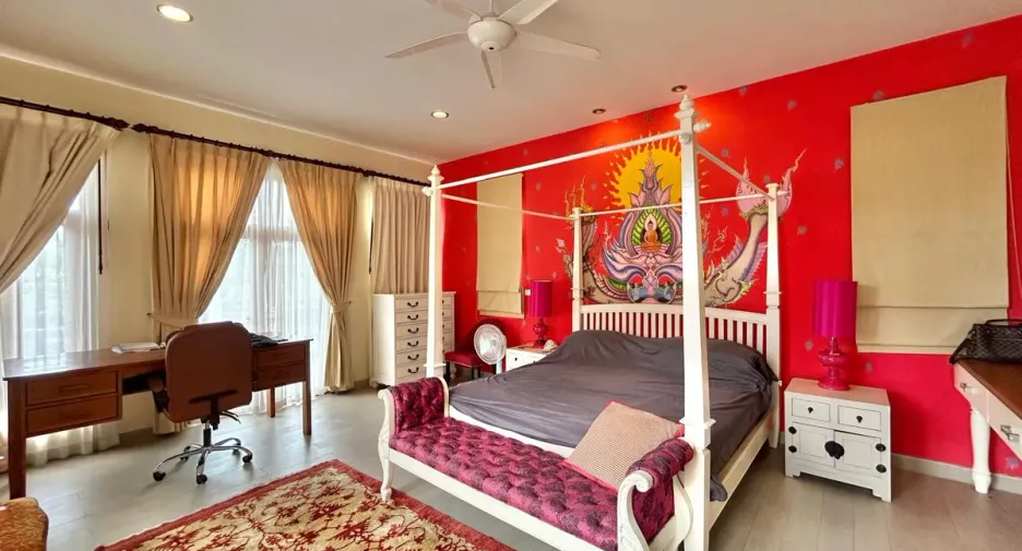 For sale 4 bedrooms house in Na Jomtien, Pattaya