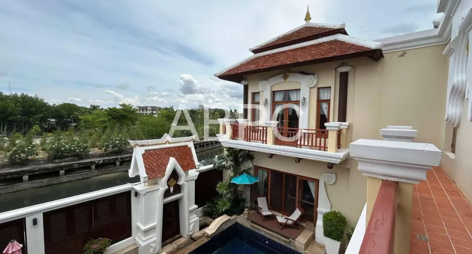 For sale 4 bedrooms house in Na Jomtien, Pattaya