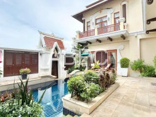 For sale 4 bedrooms house in Na Jomtien, Pattaya
