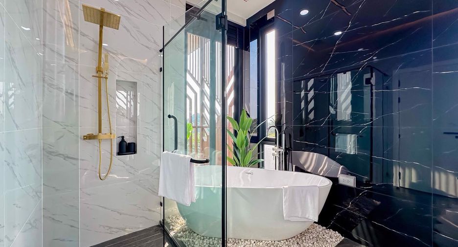 For sale 6 bedrooms house in Bang Lamung, Chonburi