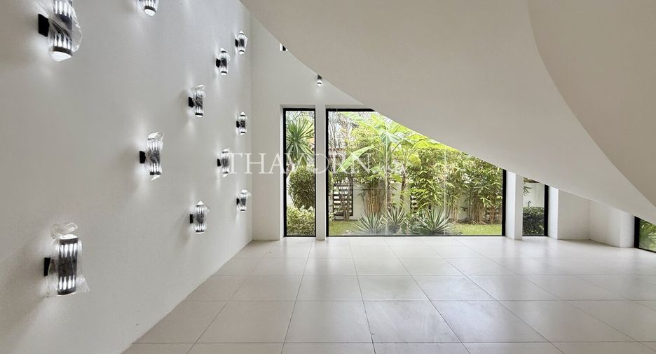 For sale 4 bedrooms house in Bang Lamung, Chonburi