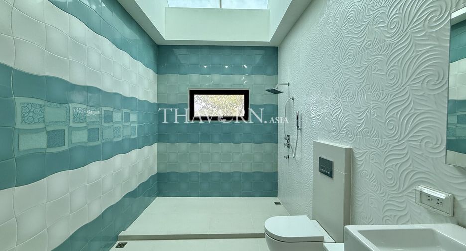 For sale 4 bedrooms house in Bang Lamung, Chonburi