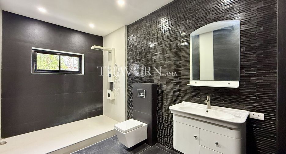 For sale 4 bedrooms house in Bang Lamung, Chonburi