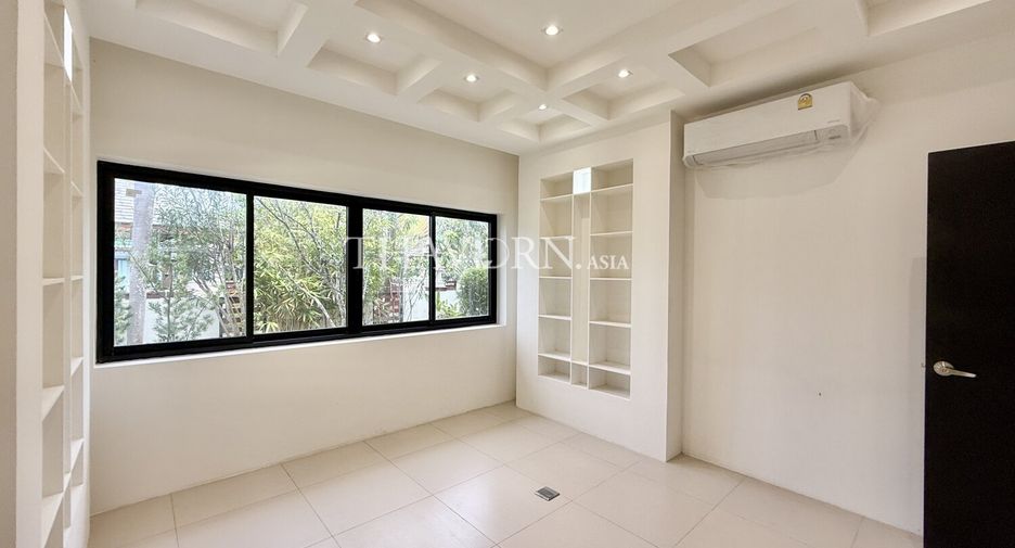 For sale 4 bedrooms house in Bang Lamung, Chonburi