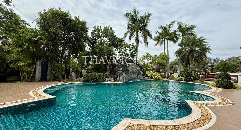 For sale 4 bedrooms house in Bang Lamung, Chonburi
