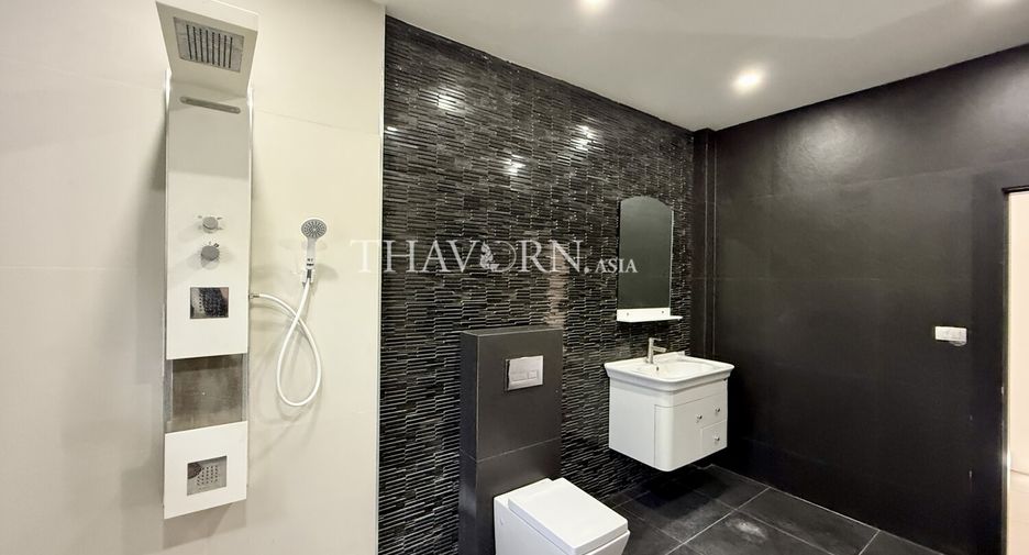 For sale 4 bedrooms house in Bang Lamung, Chonburi