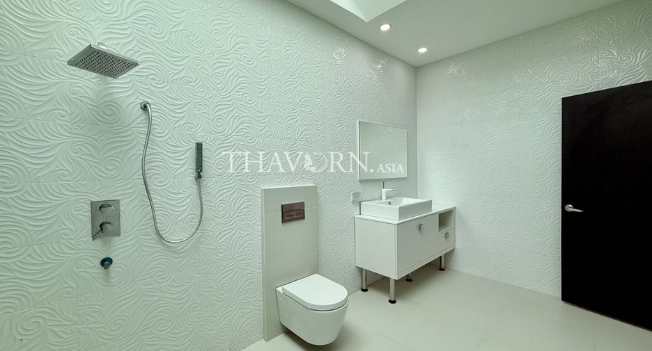 For sale 4 bedrooms house in Bang Lamung, Chonburi