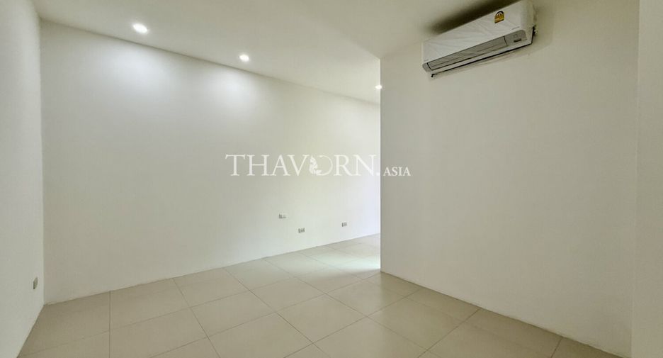 For sale 4 bedrooms house in Bang Lamung, Chonburi