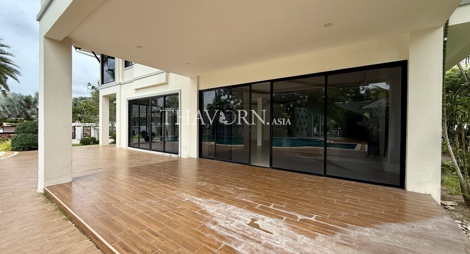 For sale 4 bedrooms house in Bang Lamung, Chonburi
