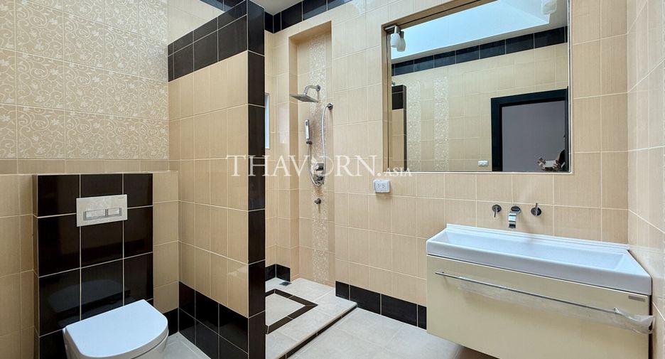 For sale 4 bedrooms house in Bang Lamung, Chonburi