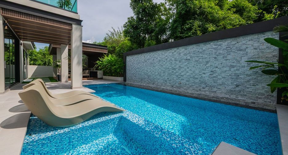 For sale 7 bedrooms house in Sattahip, Chonburi