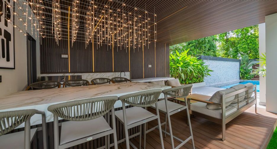 For sale 7 bedrooms house in Sattahip, Chonburi