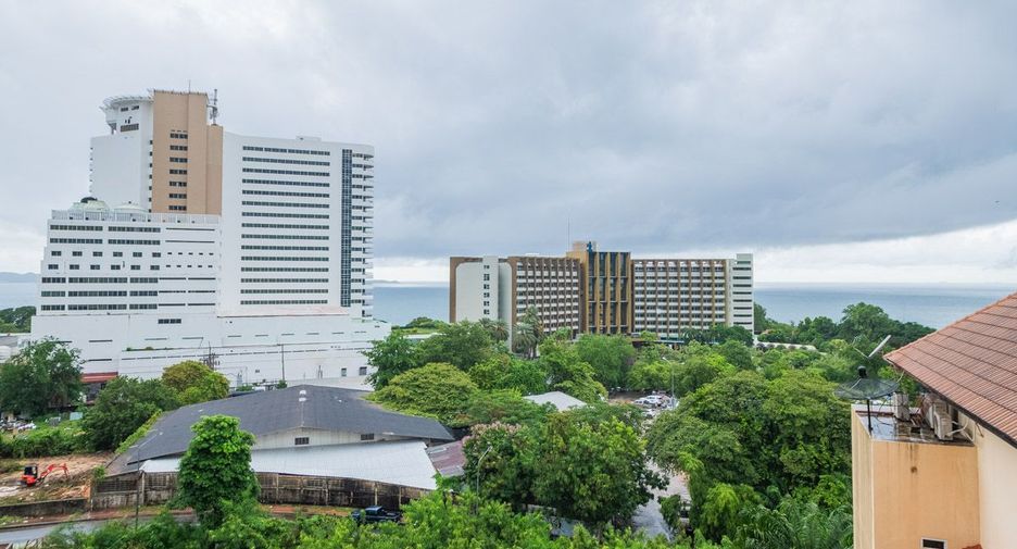 For sale 4 bedrooms condo in Bang Lamung, Chonburi