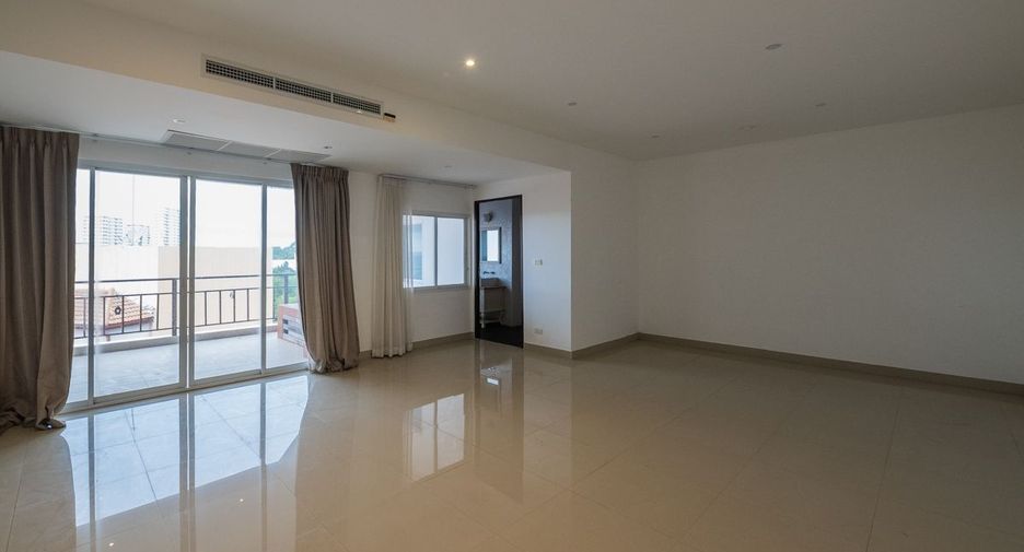 For sale 4 bedrooms condo in Bang Lamung, Chonburi