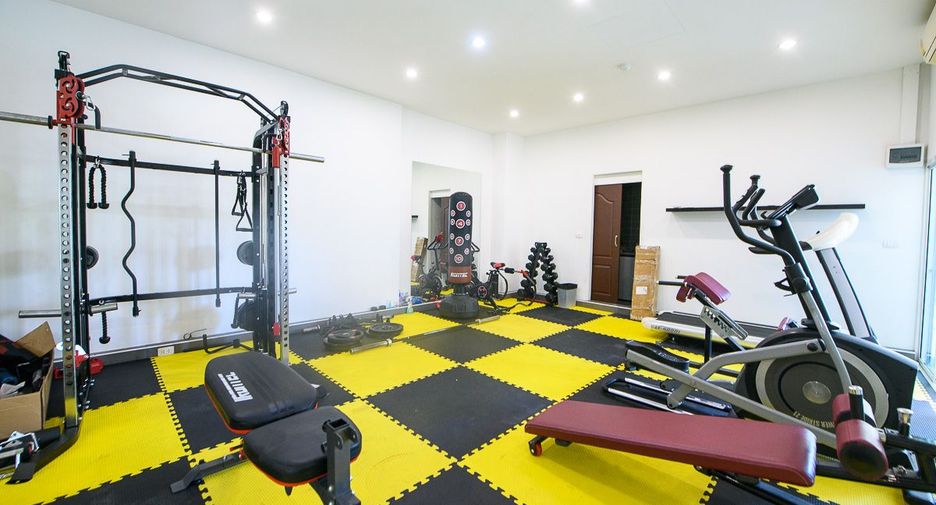 For sale 4 bedrooms condo in Bang Lamung, Chonburi