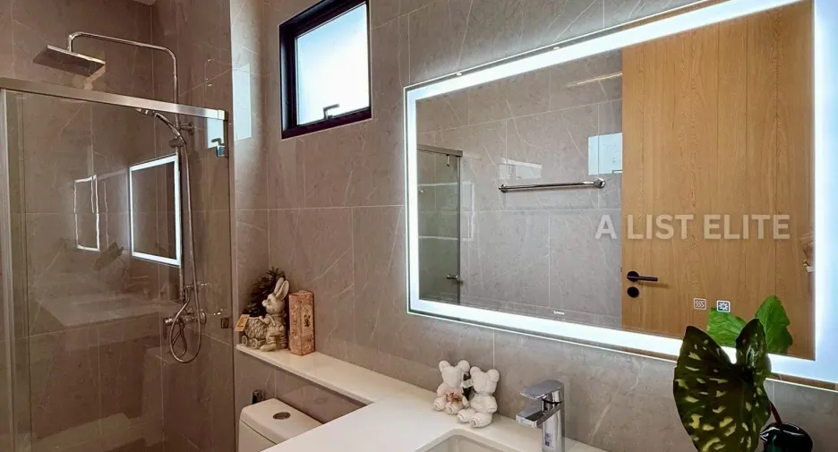Haus zum Kauf mit 5 Zimmer in Bang Lamung, Chonburi