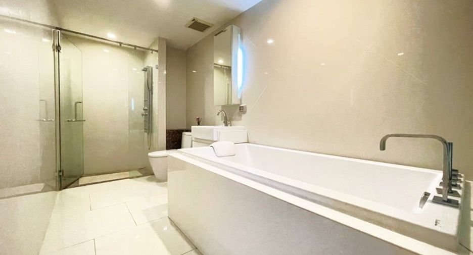 For sale 2 bedrooms condo in North Pattaya, Pattaya