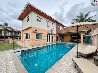 Haus zum Kauf mit 4 Zimmer in Bang Lamung, Chonburi