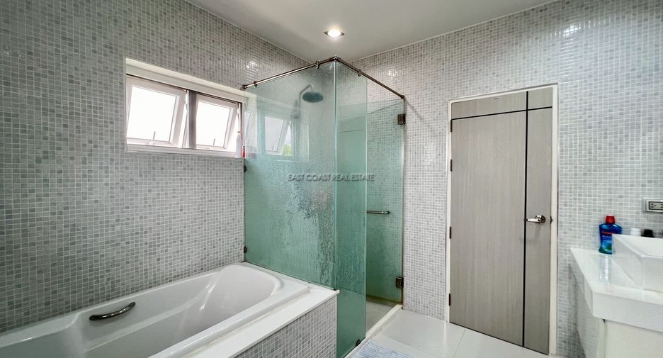 For sale 4 bedrooms house in Bang Lamung, Chonburi