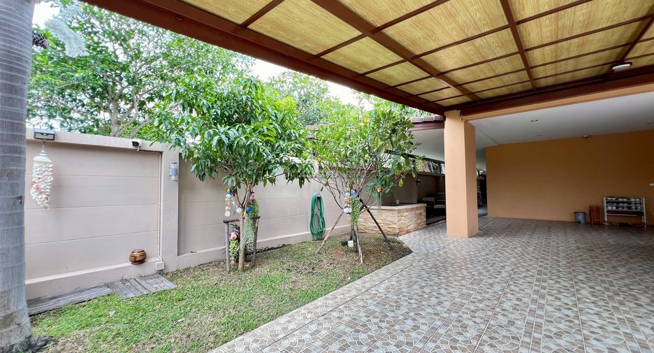 For sale 4 bedrooms house in Bang Lamung, Chonburi