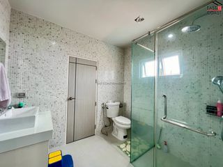 Haus zum Kauf mit 4 Zimmer in Bang Lamung, Chonburi