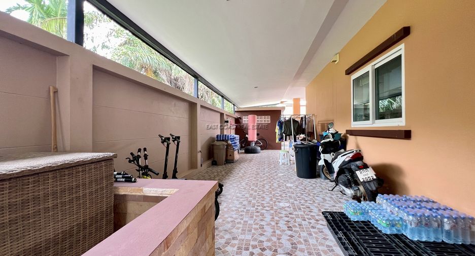 For sale 4 bedrooms house in Bang Lamung, Chonburi