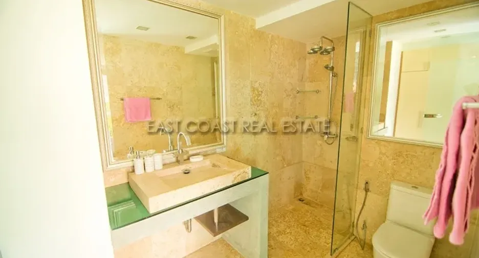 For rent and for sale 2 bedrooms condo in Bang Lamung, Chonburi
