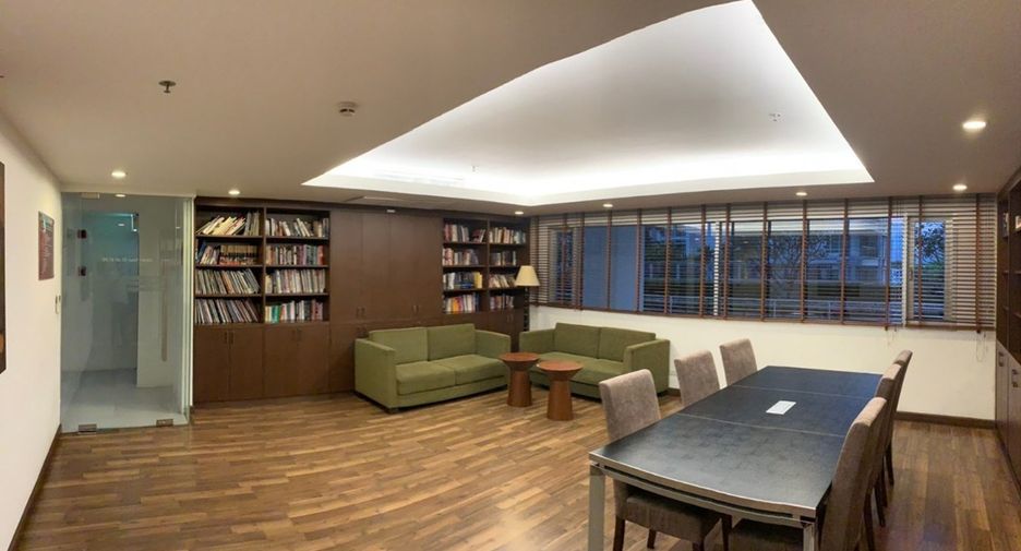 For rent and for sale 2 bedrooms condo in Pathum Wan, Bangkok