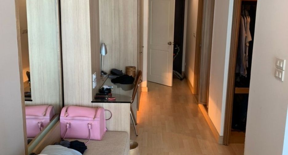 For rent and for sale 2 bedrooms condo in Pathum Wan, Bangkok