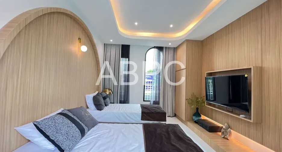 For rent and for sale 5 bedrooms house in Huay Yai, Pattaya
