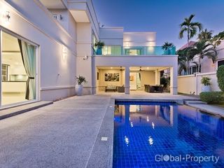 Casa en venta de 5 habitaciones en Bang Lamung, Chonburi
