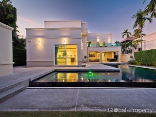 Casa en venta de 5 habitaciones en Bang Lamung, Chonburi