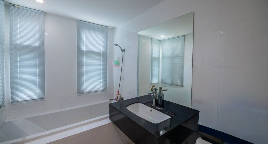 For sale 2 bedrooms condo in South Pattaya, Pattaya