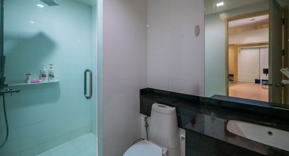 For sale 2 bedrooms condo in South Pattaya, Pattaya