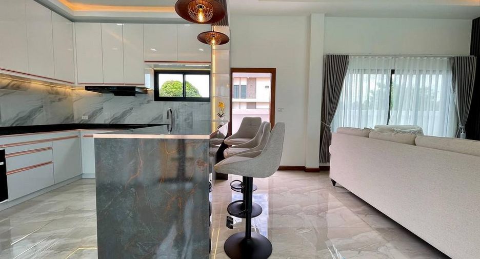 For sale 3 bedrooms house in Sattahip, Chonburi
