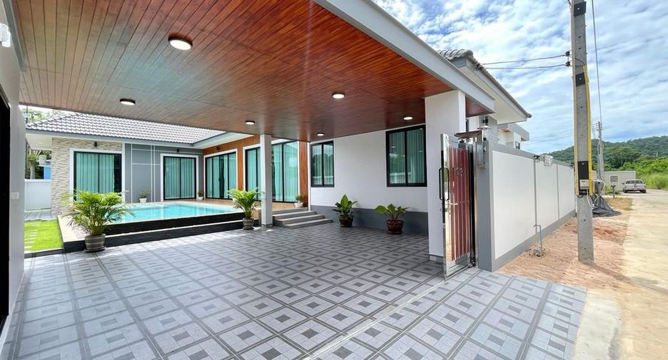 For sale 3 bedrooms house in Sattahip, Chonburi