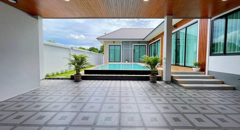 For sale 3 bedrooms house in Sattahip, Chonburi